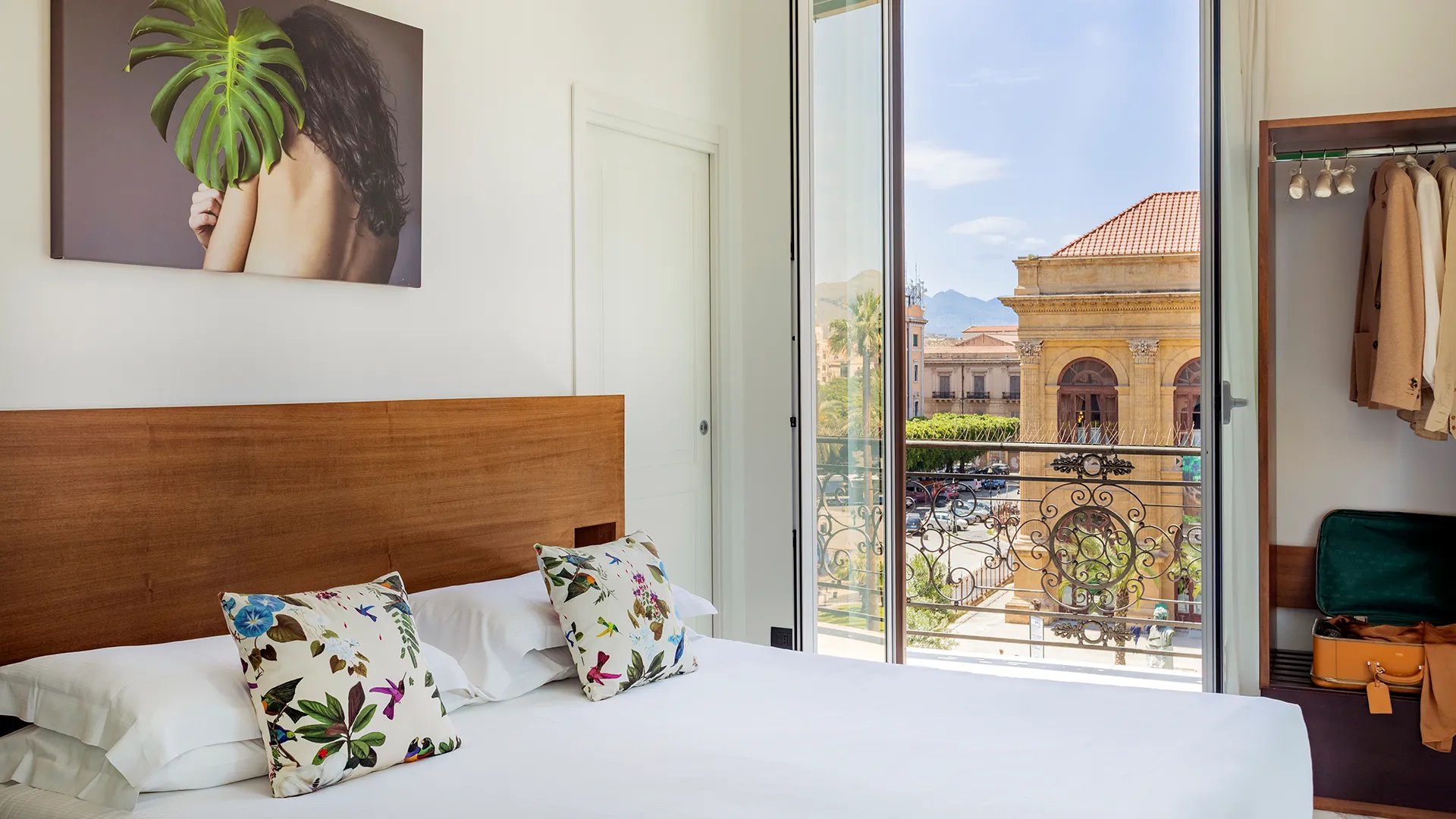 Superior Deluxe Apartments Image